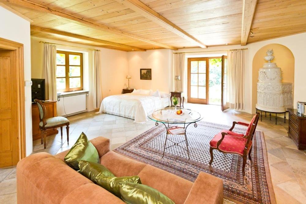 Schlosshotel Obermayerhofen Sebersdorf Bilik gambar
